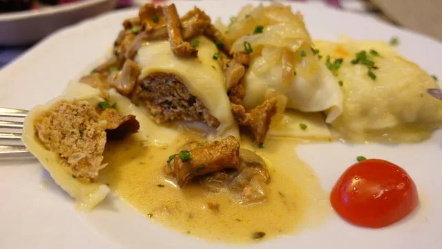 Rehmaultaschen mit frischen Pfifferlingen