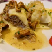 Rehmaultaschen mit frischen Pfifferlingen